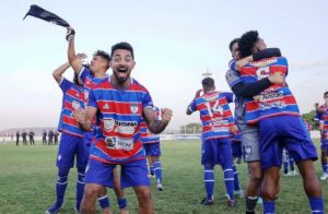 QUATRO JOGADORES “PRATA DE CASA” PODEM NÃO TER DIREITO SEQUER DE ASSISTIREM AO JOGO DECISIVO NO AFLITOS E AINDA ESTÃO AMEAÇADOS DE NÃO RECEBEREM A CAMISA DO TIME